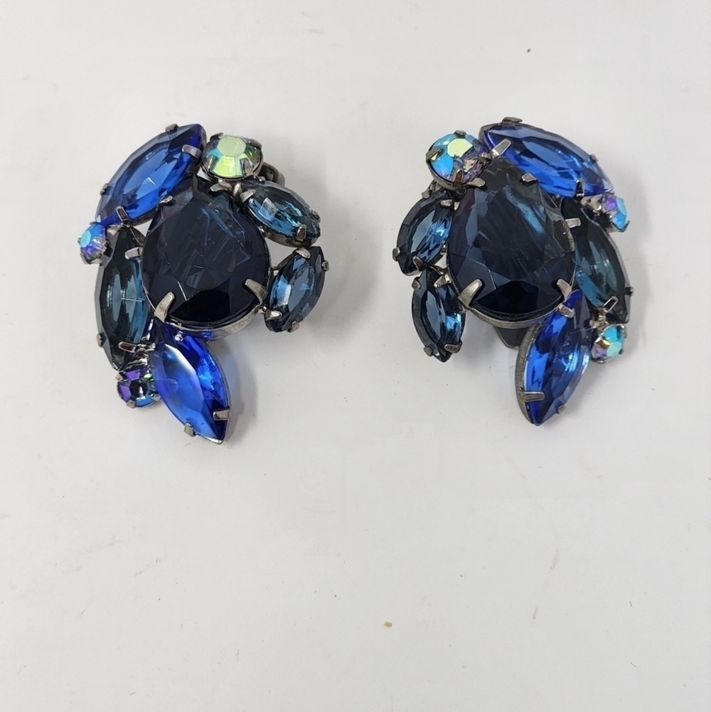 VINTAGE BLUE RINESTONE CLIP-ON EARRINGS